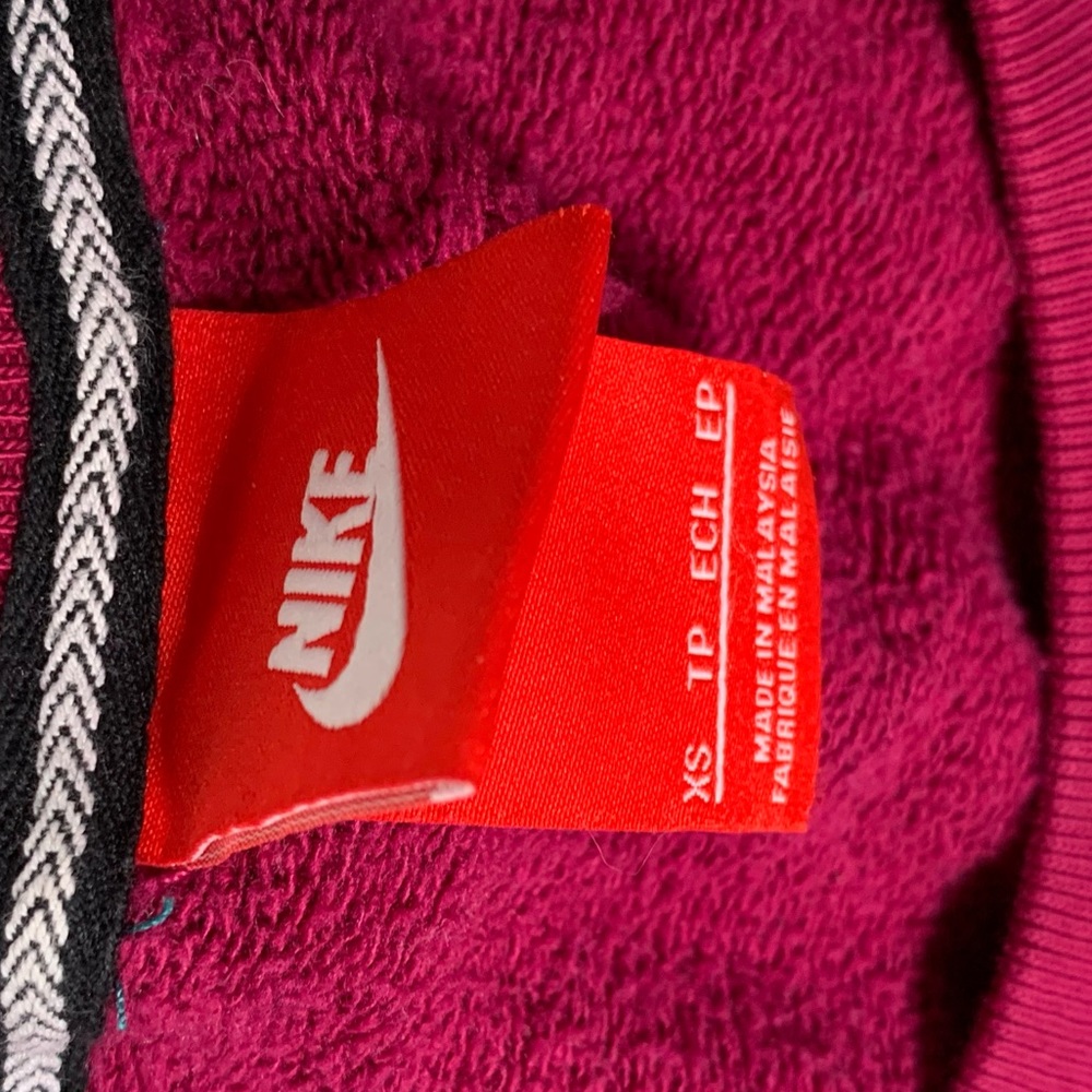 4 FOR $25⭐️ 
Nike Sweatshirt Pink / Burgundy - Picture 5 of 6